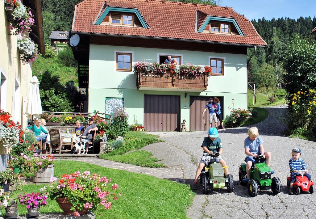 Schlintl-Hof Villa Liebenfels ภายนอก รูปภาพ